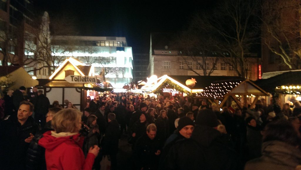 Sorry about the blurry picture, but it gives you a general idea of how crowded the market was.