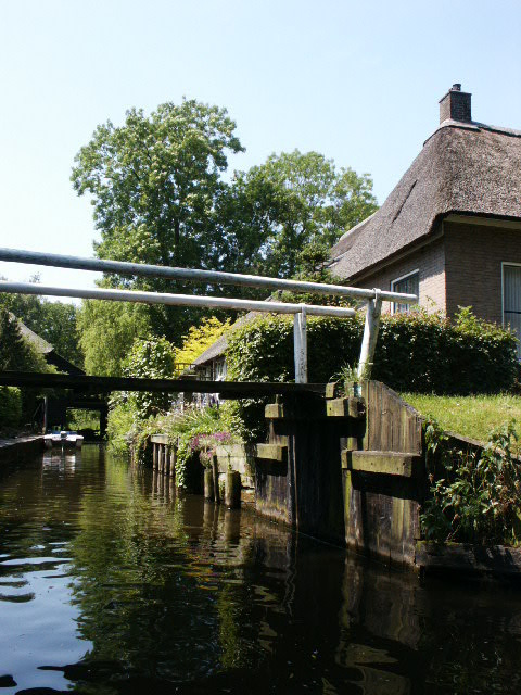 a waterway in Giethoorn