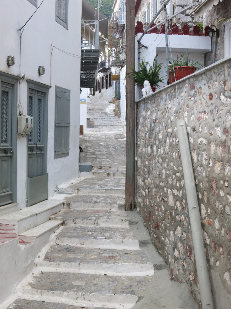 The stairs of Hydra beckon!