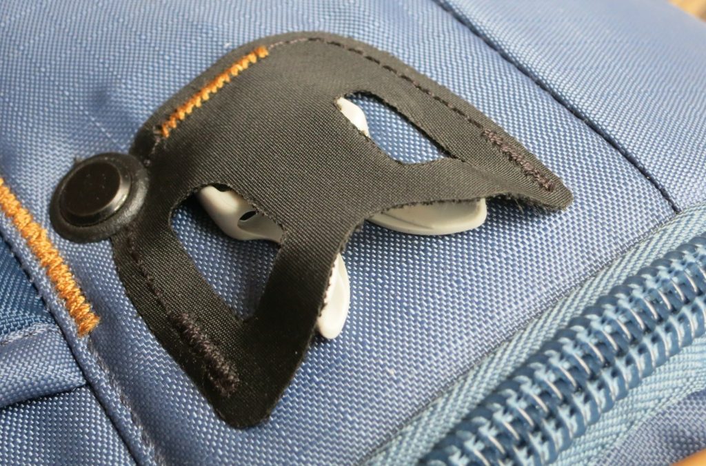 close-up of shoulder strap clip