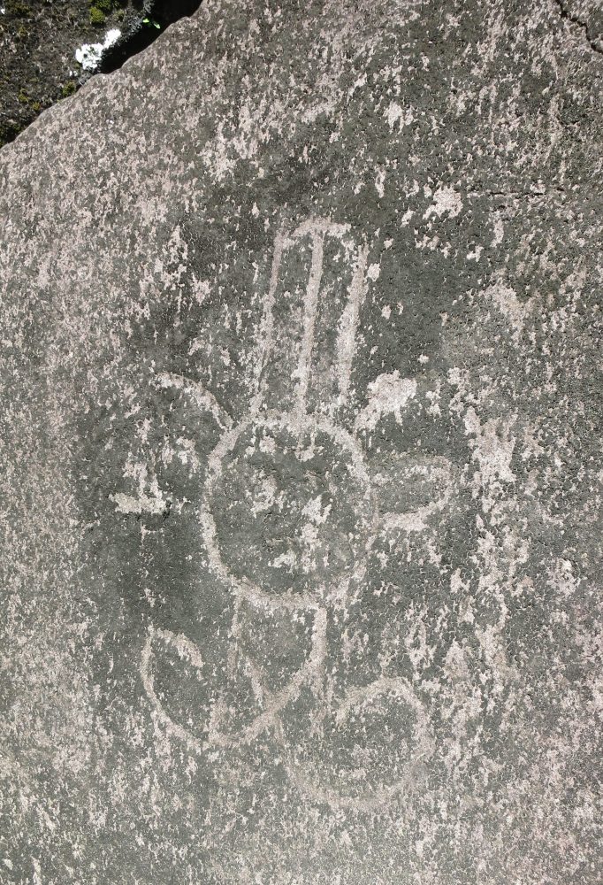 a clearer rock carving in Guadeloupe