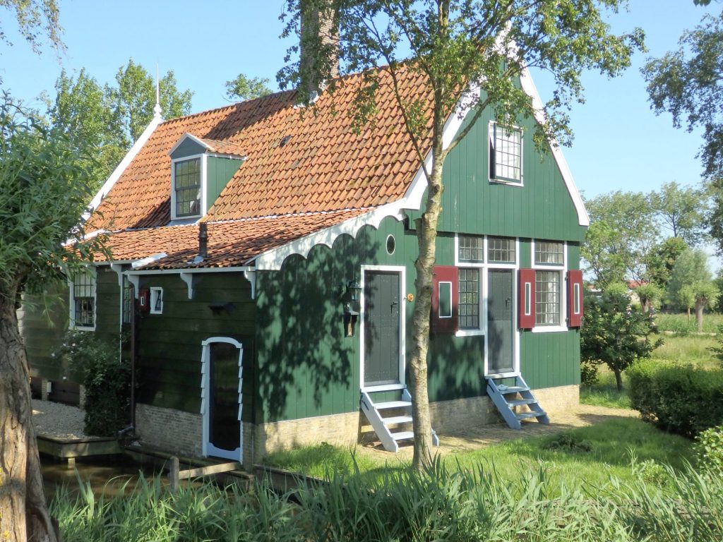 a pretty green wooden house at Zaanse Schans