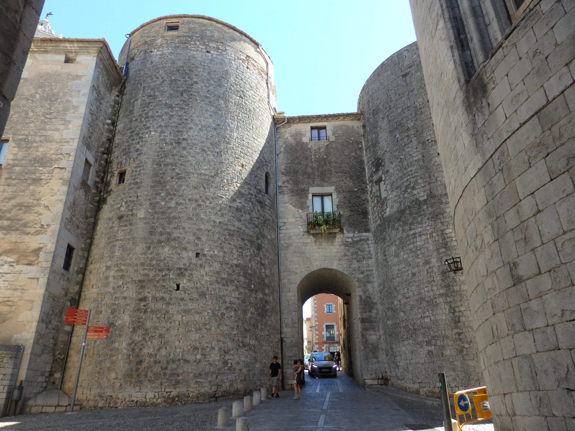 gate into old Girona