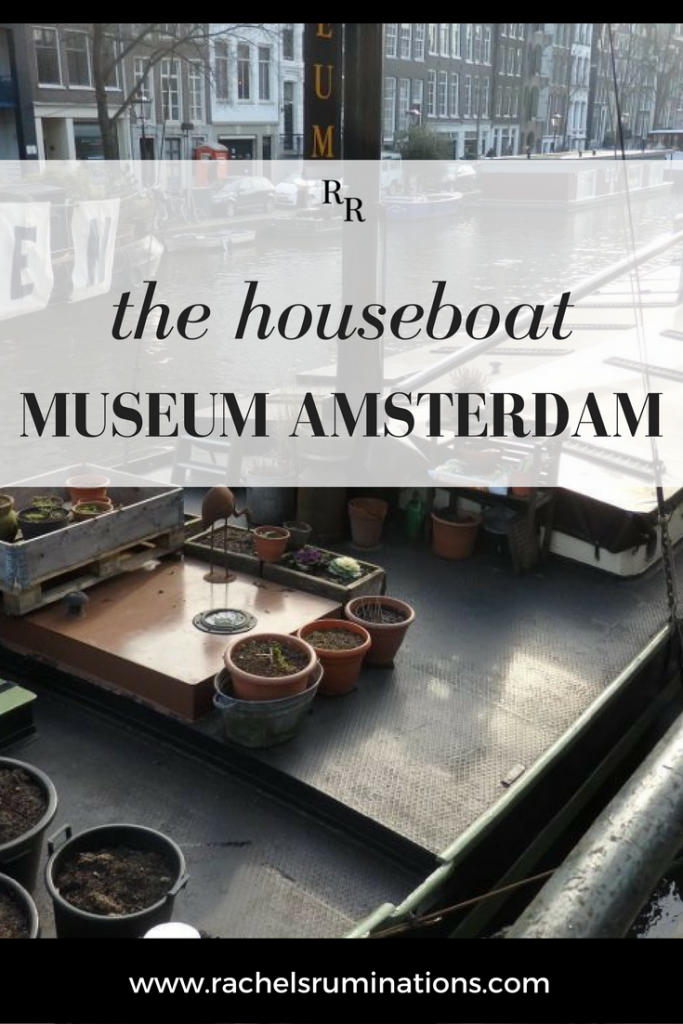 The Houseboat Museum gives a glimpse of life in a houseboat: a very quick glimpse, given how small a vintage houseboat is. #houseboat #museum #amsterdam