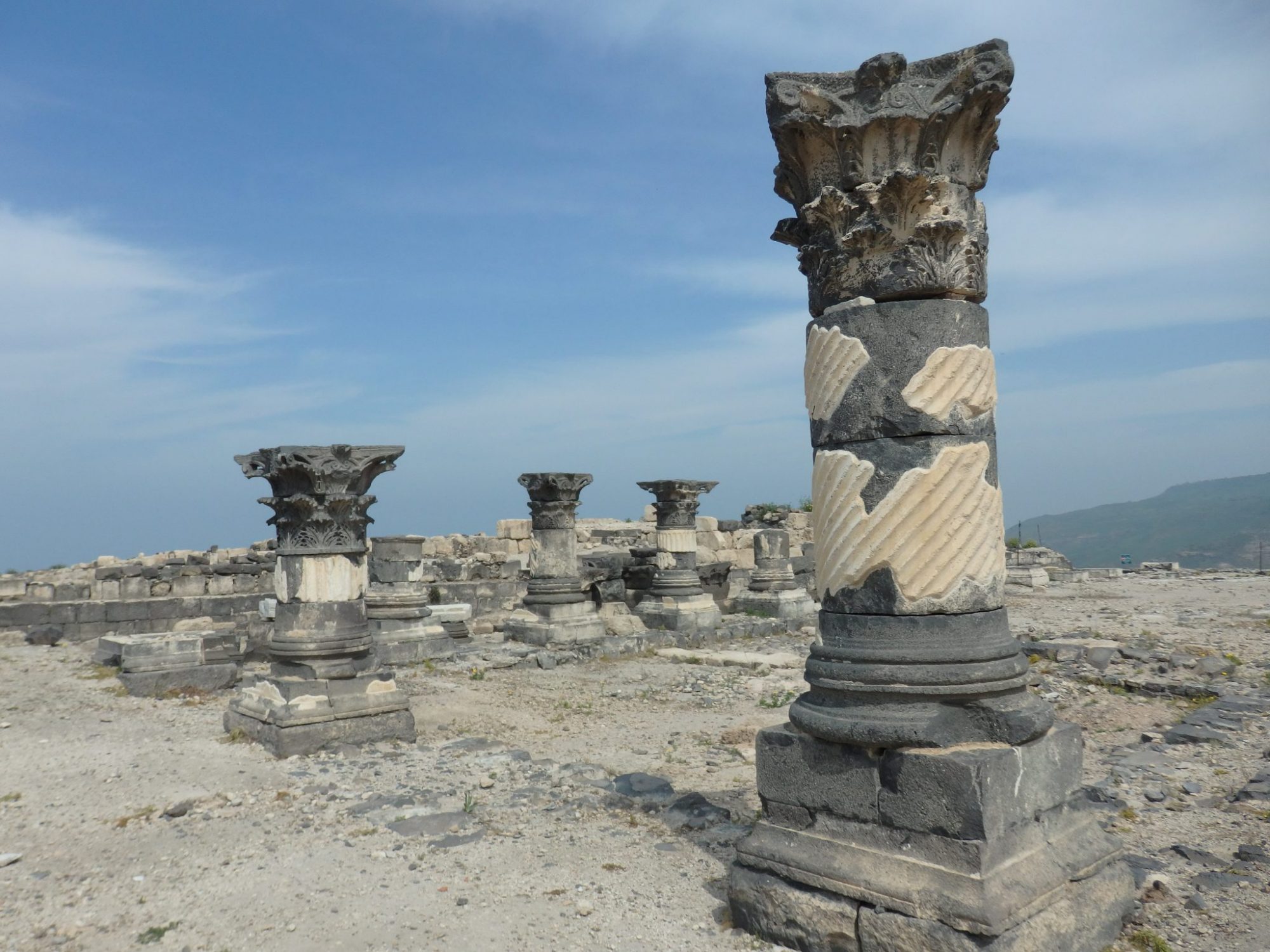 columns at Susita
