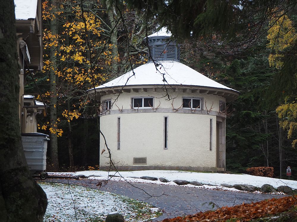 We only saw this building from a distance on the Balmoral Castle tour. It's small and round with a small turret and only very small windows high up in the walls.