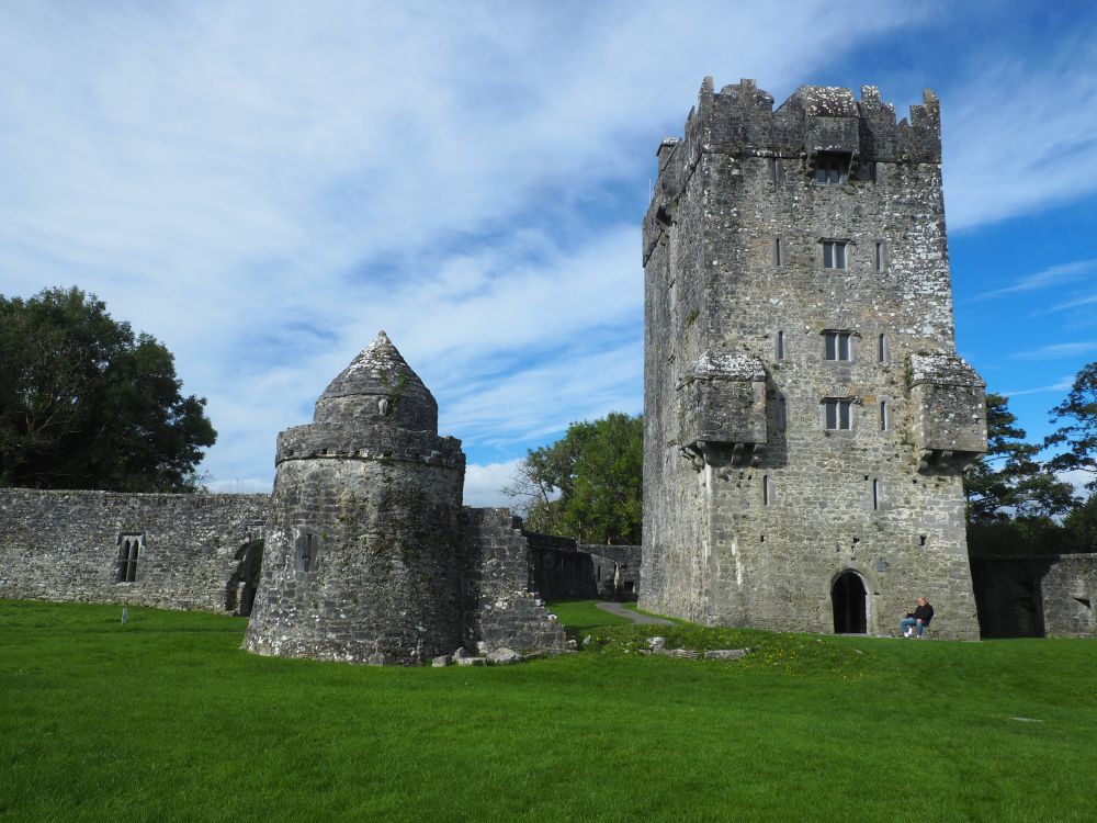 All about tower houses in Ireland with tips for visiting